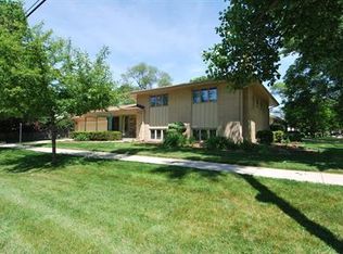 321 Fuller Rd, Hinsdale, IL 60521
