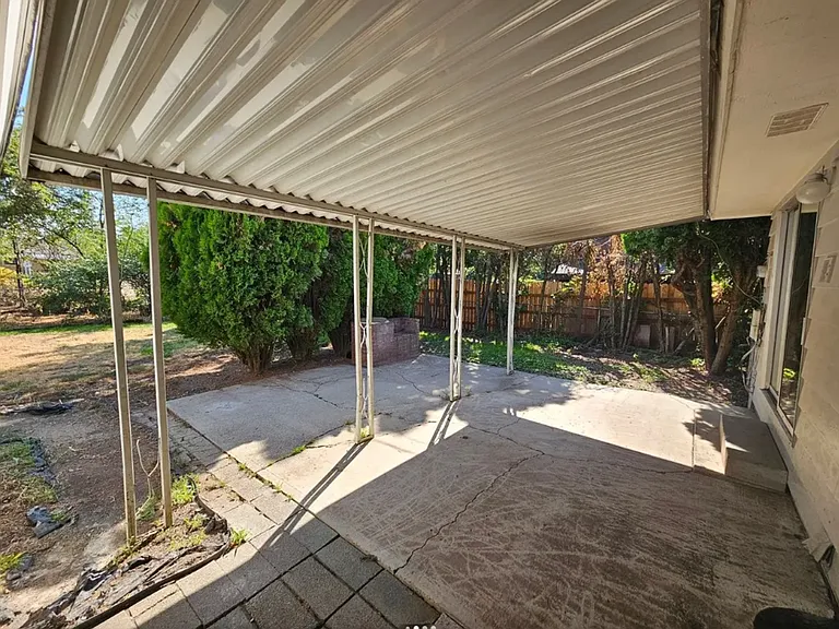 11822 E 15th Ave — Photo 24
