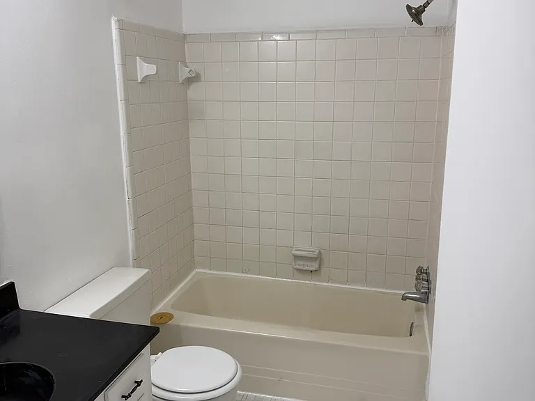 112 Ashwood Dr — Photo 8