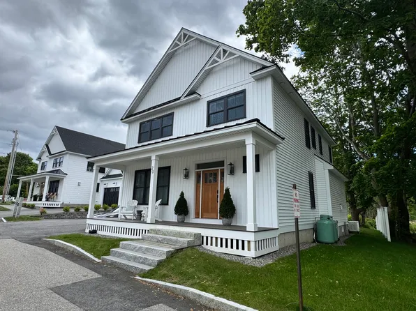 20 Chase Hill Road, Kennebunk, ME 04043