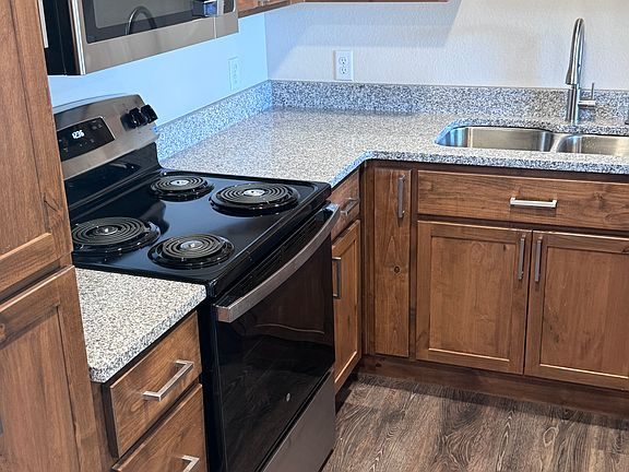 3rd image of 1813 W 21st St