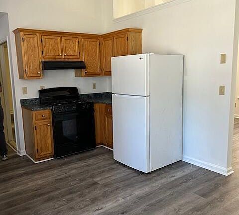 5th image of 309 Brookside Dr