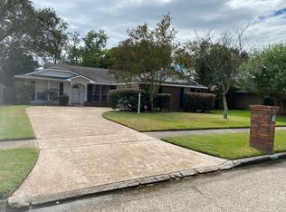 414 Elder Glen Dr, Webster, TX 77598