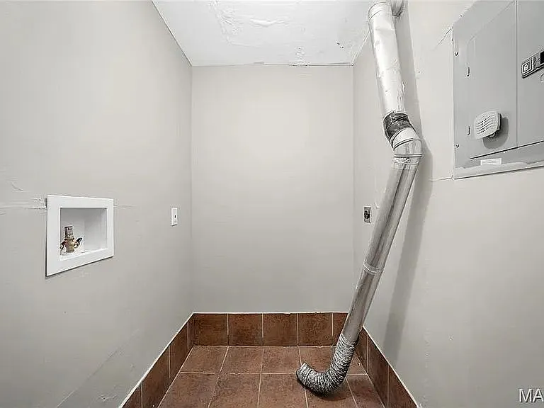 709 Dammert Ave — Photo 4