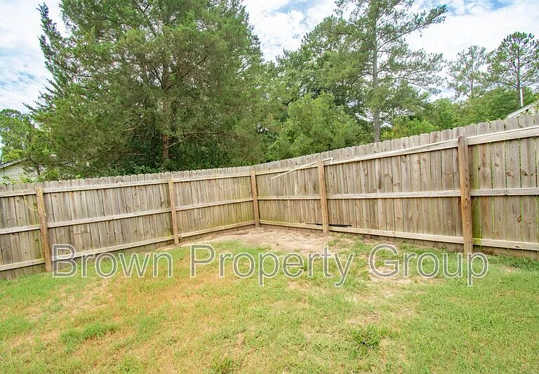 1401 Thelbert Dr — Photo 12