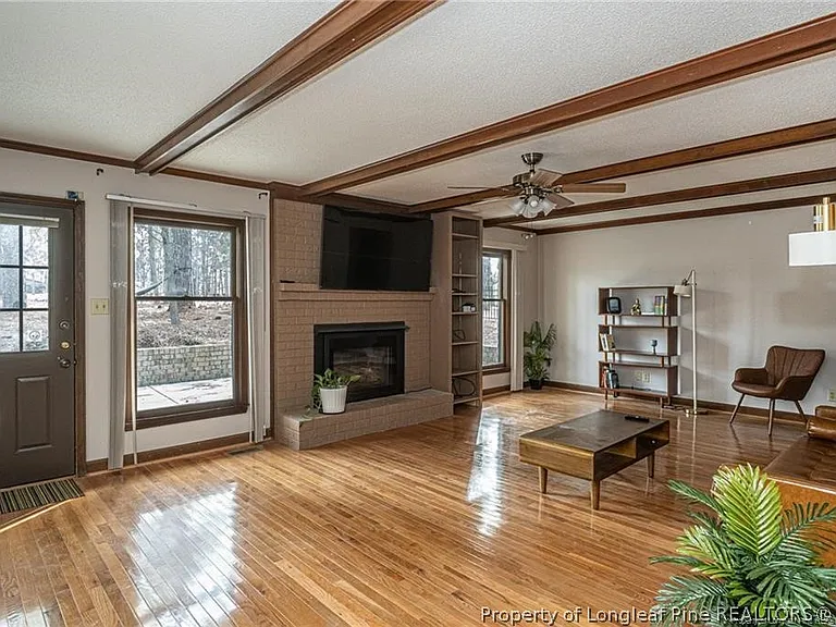 6821 Thames Dr — Photo 14