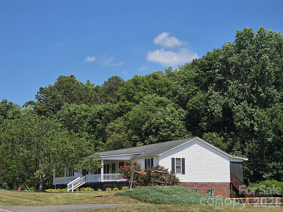 1st image of 320 Huffstetler Lake Rd