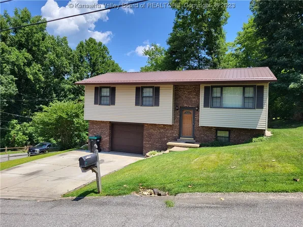 115 Eastwood Ln, Nitro, WV 25143