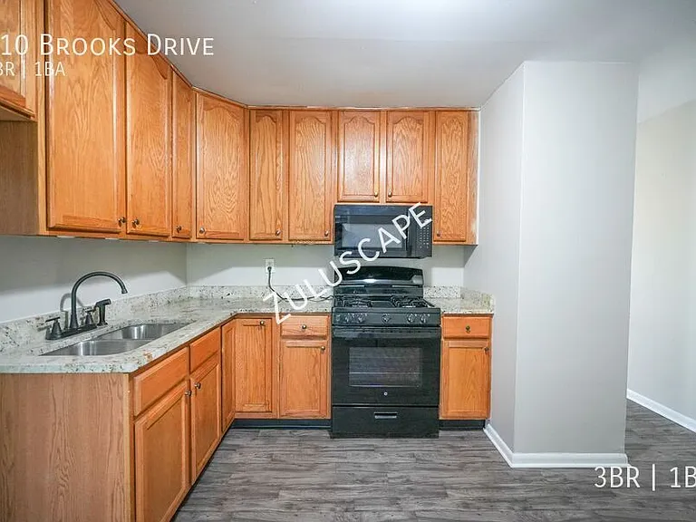 710 Brooks Dr — Photo 10