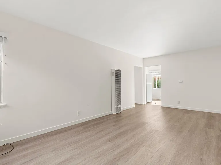 (El/Fe/Yo:B) 2648-2662 23rd Street — Photo 2