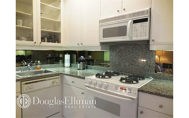 Rented by Douglas Elliman | media 22