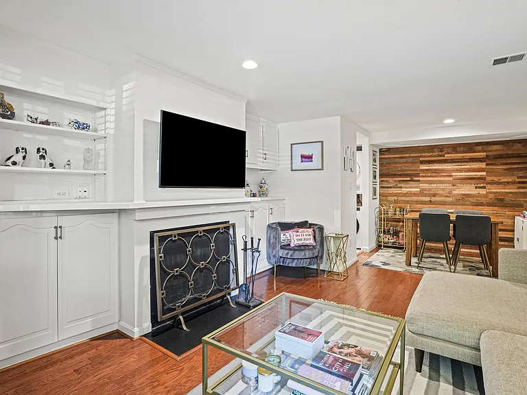 2101 N St NW #T3 — Photo 2