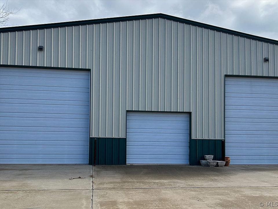 1st image of 3503 S Summit Blvd W