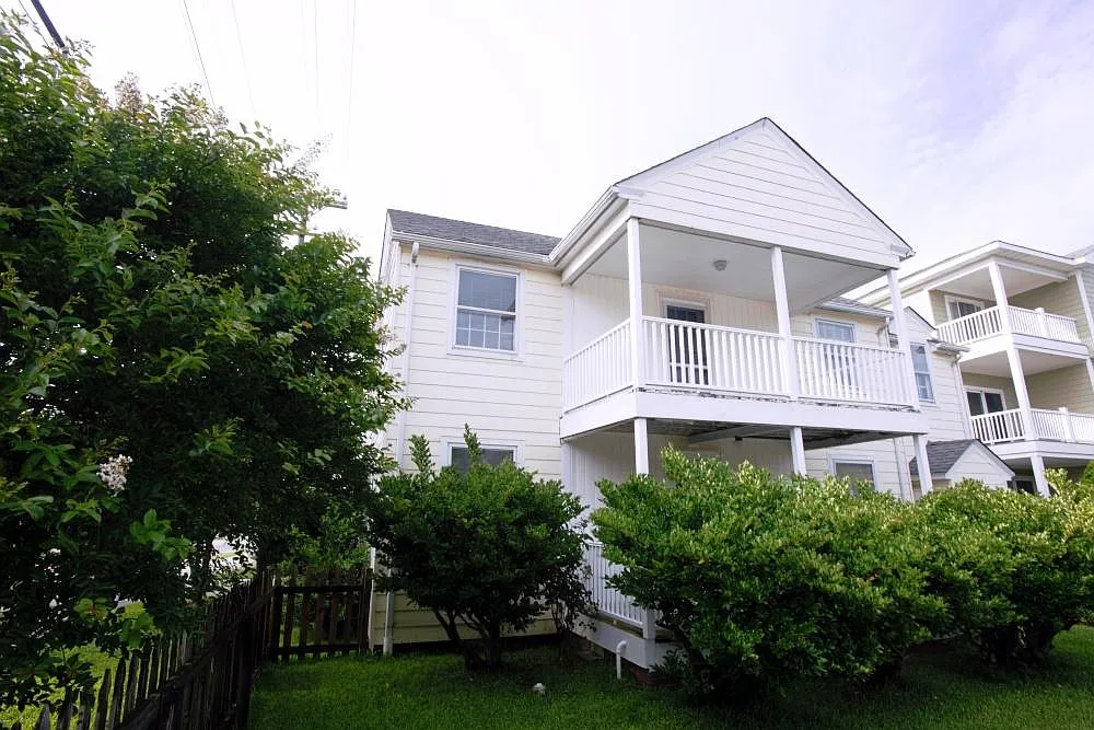 2 bed, 850 sqft, $1,950 — Photo 3