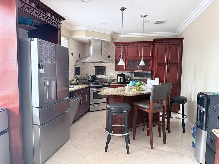 2801 Hazel Pl — Photo 9