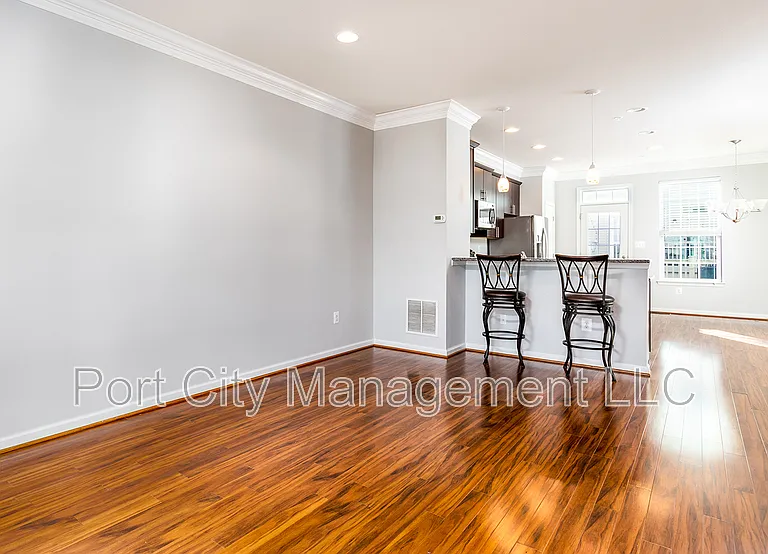 4519 Foster Ave — Photo 8