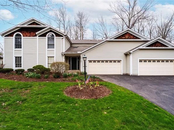 1348 Fox Run Dr #2, Youngstown, OH 44512