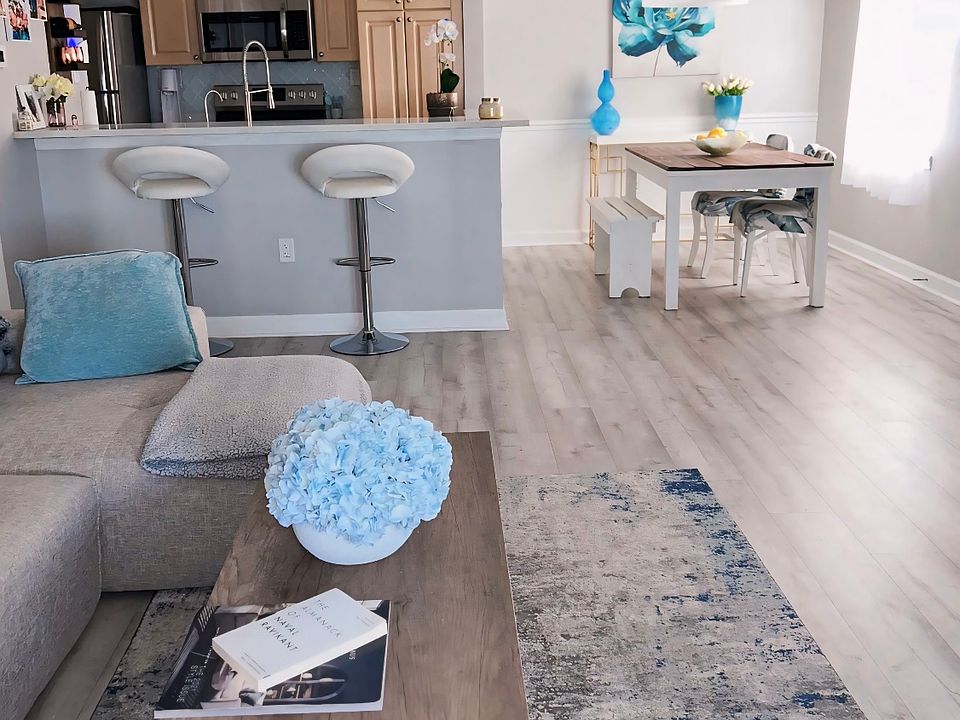 1st image of 5304 W Kennedy Blvd Unit 306