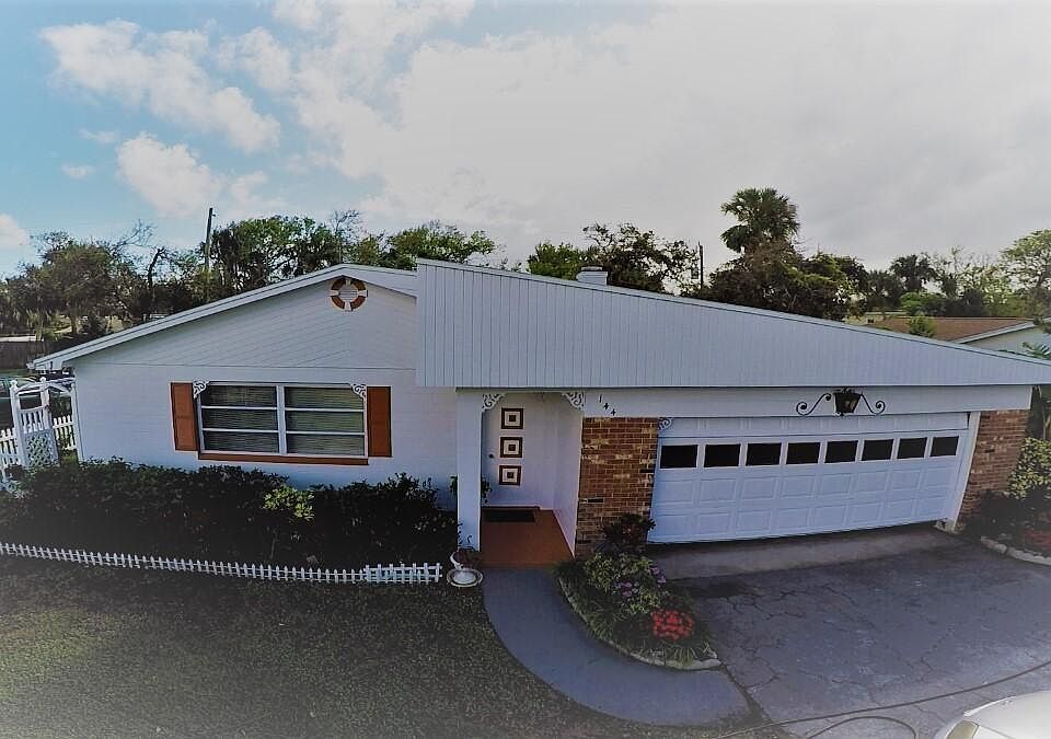 1st image of 144 Valencia Dr