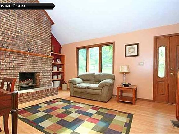 2nd image of 1015 S Shawnee Blvd