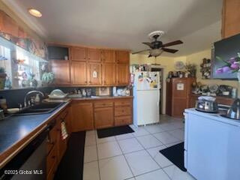 5th image of 457 4th Avenue