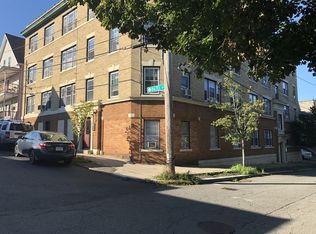 25 Roslyn St APT 1, Salem, MA 01970