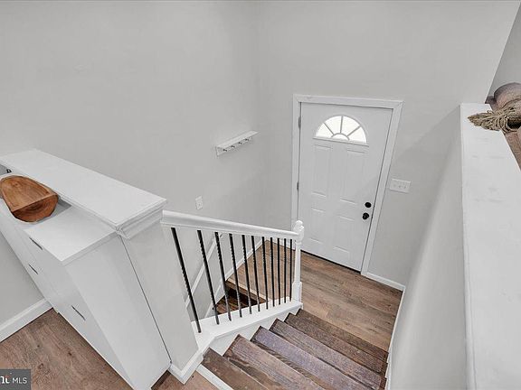 4th image of 542 Pemberton Blvd