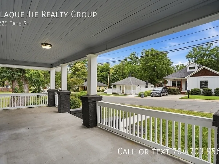 2225 Tate St — Photo 4