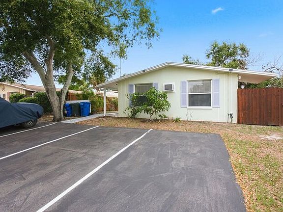3rd image of 634 Dogwood Ct