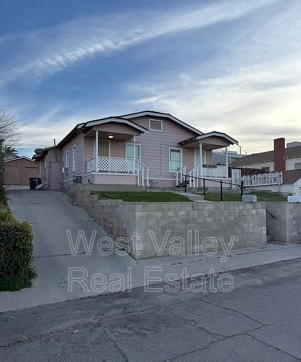 621 Philippine St