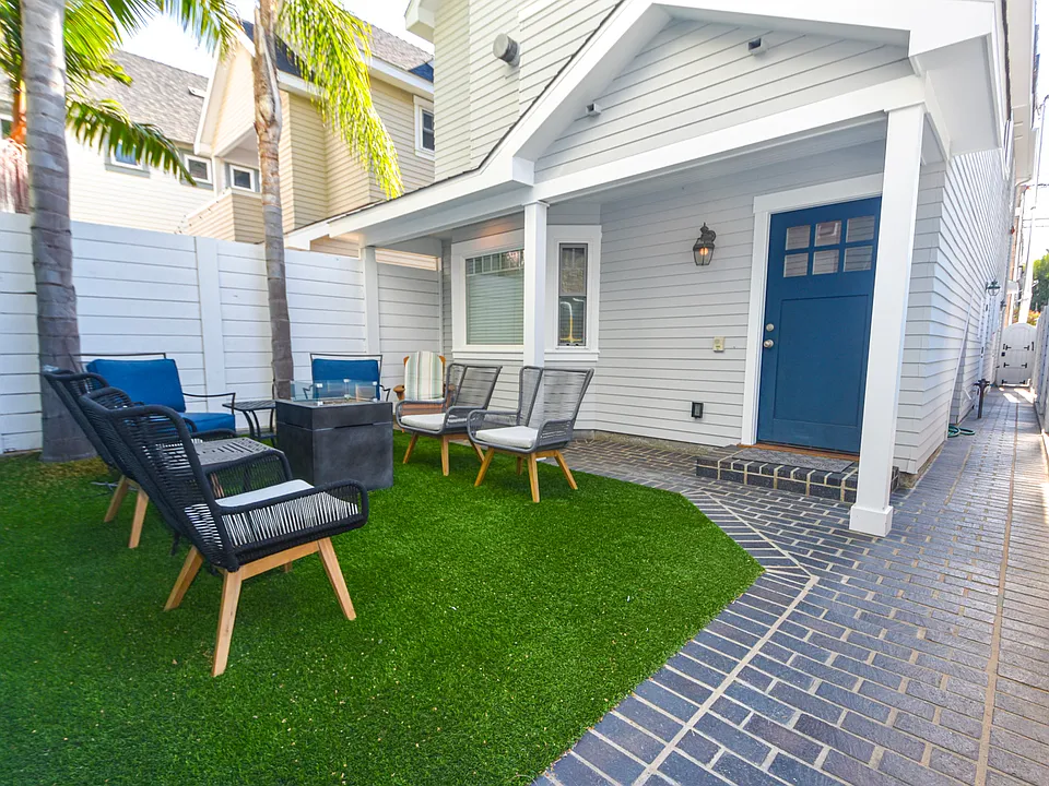 843 C Ave