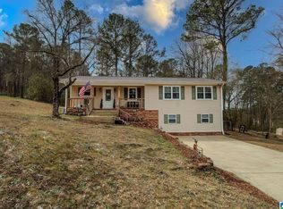 104 Park Ln, Weaver, AL 36277