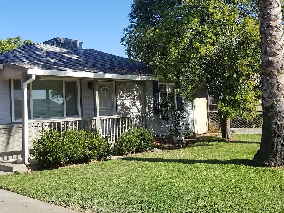Two separate cottages on a deep lot. A two car garage between the units. This front unit is for rent. New siding installed 2 years ago. Weekly lawn service provided. Quiet Neighborhood. You can see Sacramento City College from 23rd Street.
