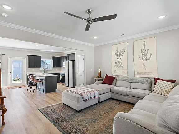 3rd image of 445 Bellingham Dr NE #37C