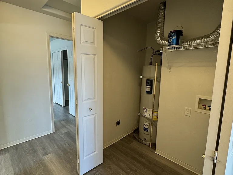 501 Briarwood Dr #1 — Photo 8
