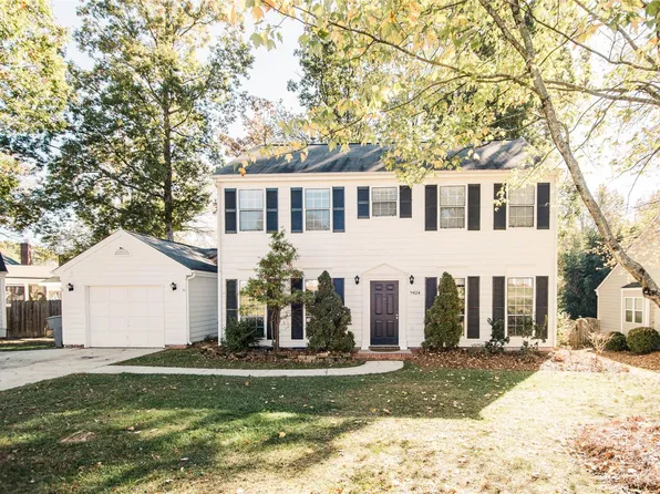 9424 Pondside Ln, Charlotte, NC 28213