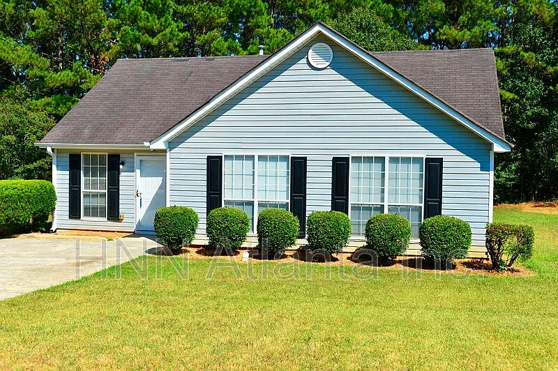 3 bed, 2.0 bath, 1170 sqft, $1,495 — Photo 2