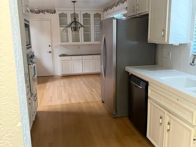 425 Corello St — Photo 14