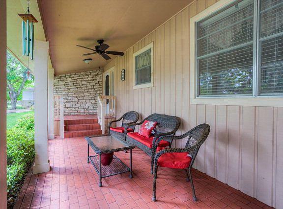 4th image of 126 West Ln