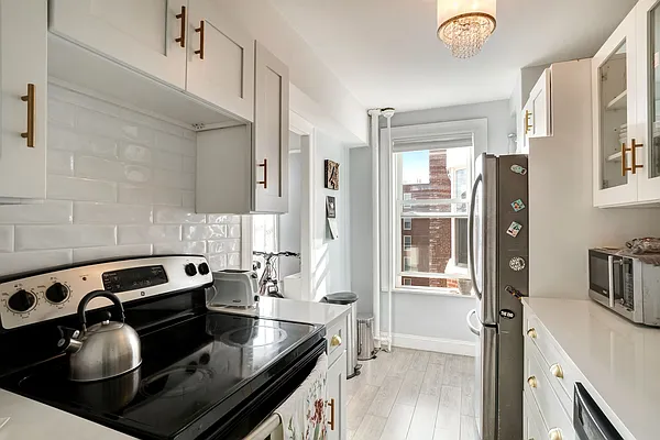 Sold by Compass | media 2
