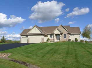 11555 Hillcrest Ct N, White Bear Lake, MN 55110