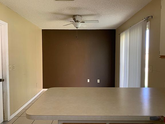 3rd image of 601 Seven Gables Cir SE