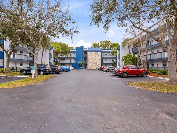 4th image of 3150 Holiday Springs Boulevard #308