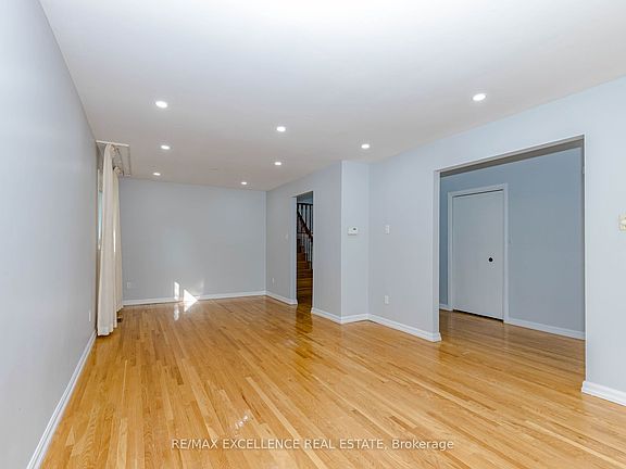 5th image of 15 Maidstone Cres