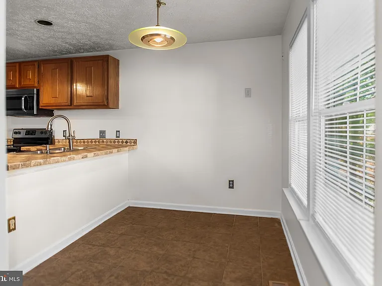 8514 Rheims Ct — Photo 12