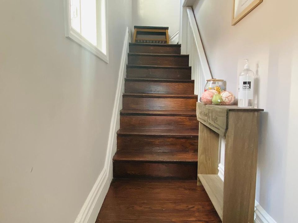 1st image of 25 Bushnell Pl Floor 1
