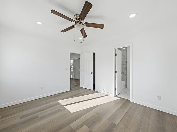 2nd image of 1709 Sichel St #1711-1/2