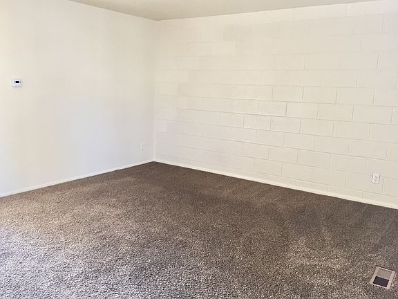 5th image of 160 E Townhouse Ct