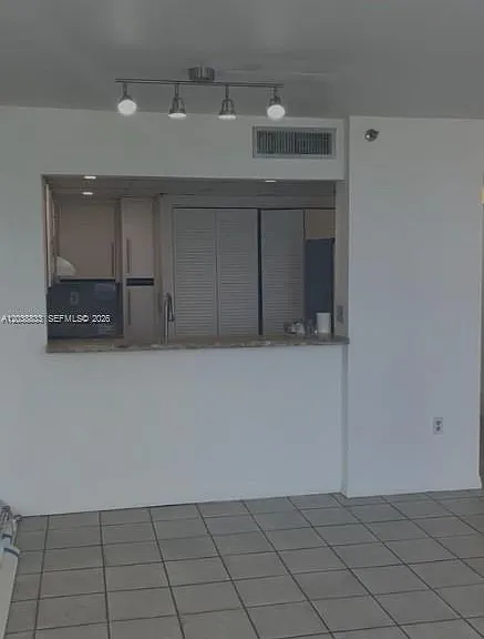 540 Brickell Key Dr #918 — Photo 10