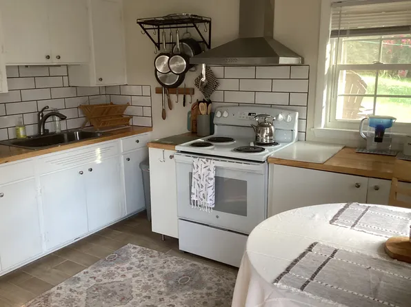 913 Rockland Ave, Charlottesville, VA 22902